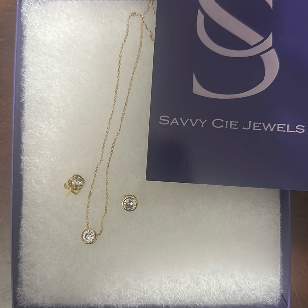 Gold chain and earrings new